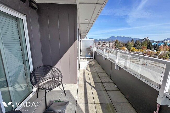 Building Photo - ERA Apartment Rental 511-22265 Dewdney Tru...