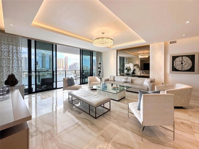 Building Photo - 5000 Island Estates Dr