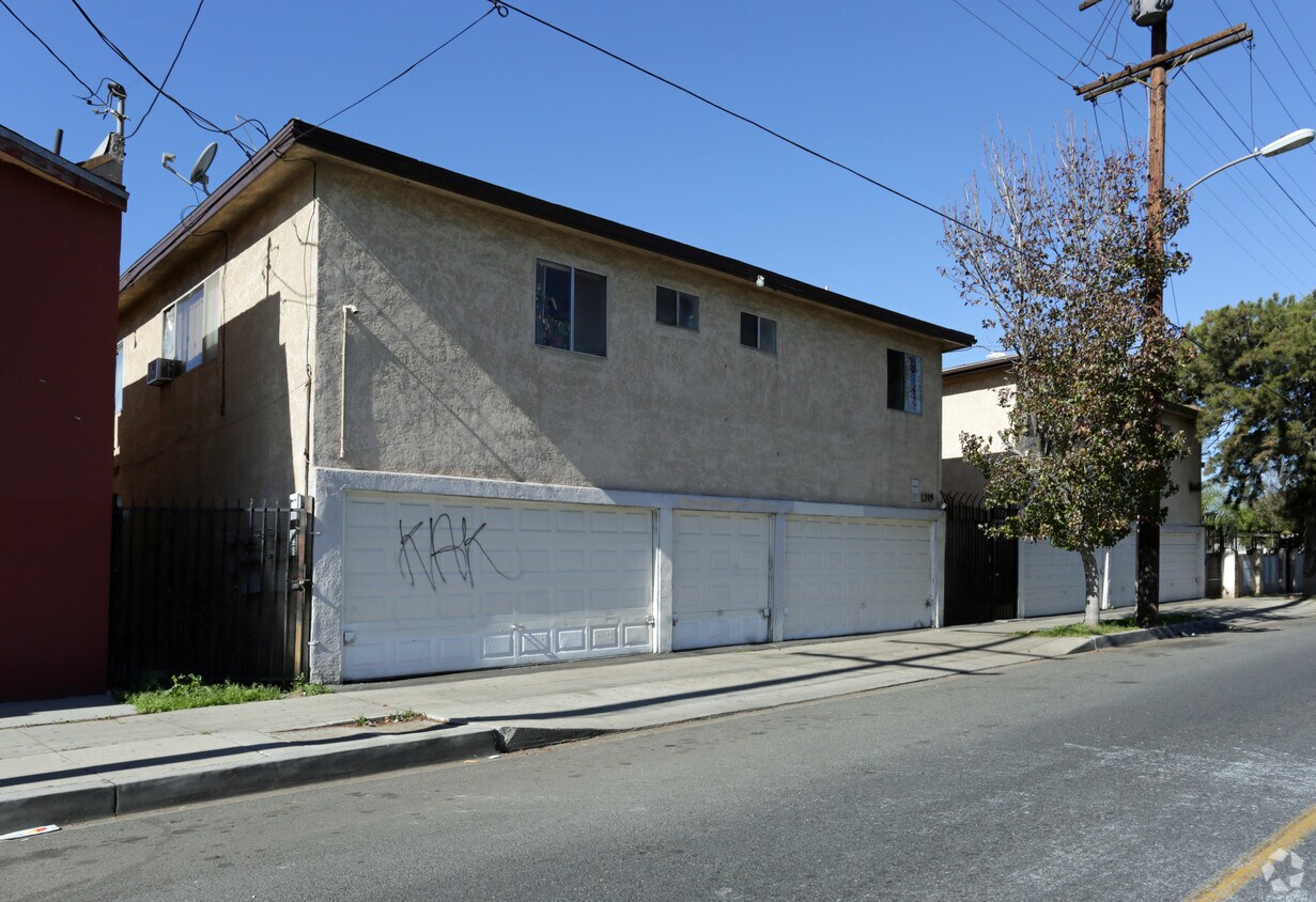 Primary Photo - 1309-1313 N Willowbrook Ave