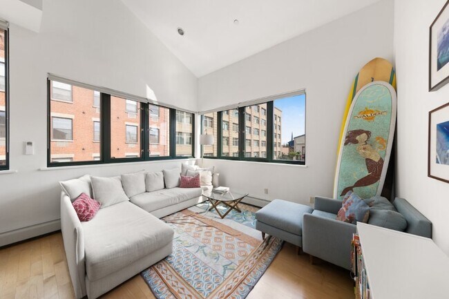 Foto del edificio - 42 Tiffany Pl