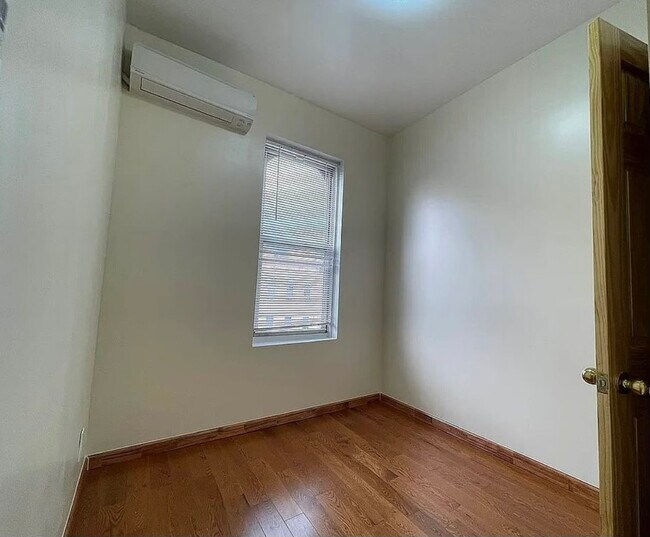 Foto del edificio - 398 Woodbine St