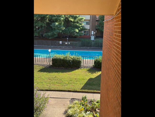 Foto del edificio - 515 Basswood Ave