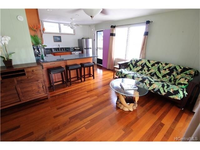 Building Photo - 413 Kihapai St