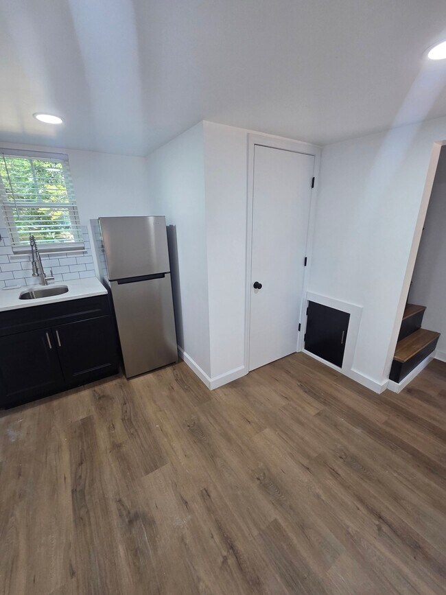 Foto del edificio - 1015 Braemar Ave SW