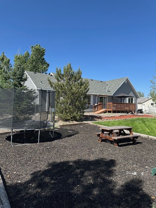 Primary Photo - 3 bedroom home off of the Spring Creek Gol...