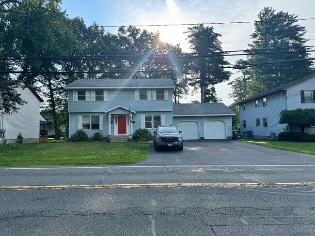 Foto del edificio - 1019 Fort Hunter Rd