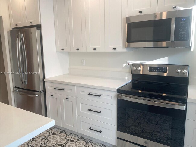 Building Photo - 4905 Riviera Dr