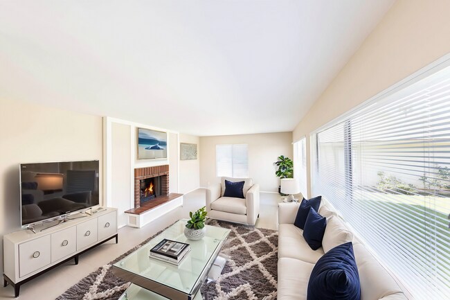 Building Photo - 4 Bedroom Irvine home