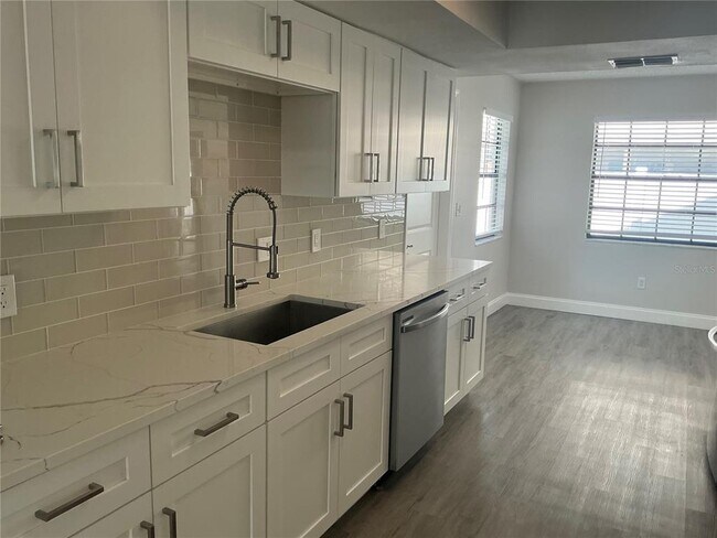 Building Photo - 3177 Whispering Dr S