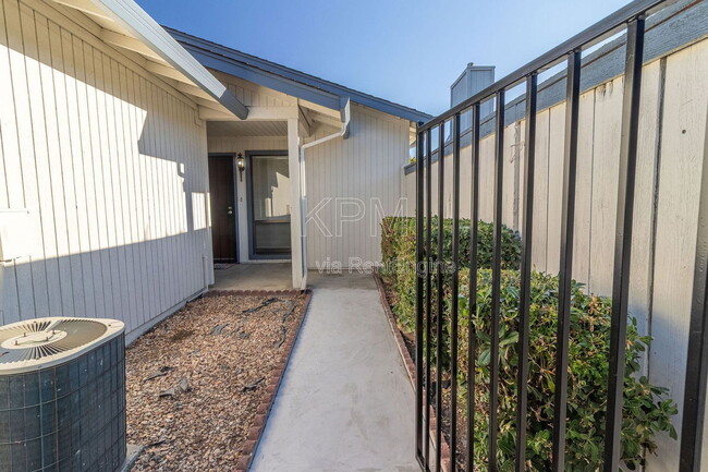 Building Photo - 6072 Carolina Cir