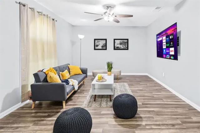 Foto del edificio - 3206 Heather Glen Dr