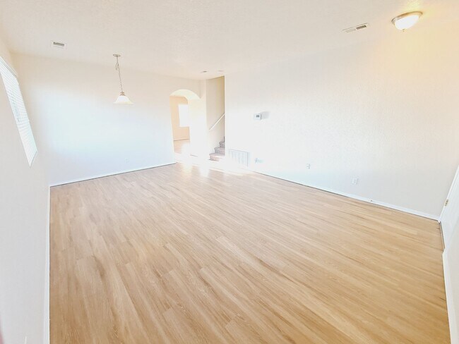 Foto del edificio - 3 bed 2.5 Bath in Huning Ranch.