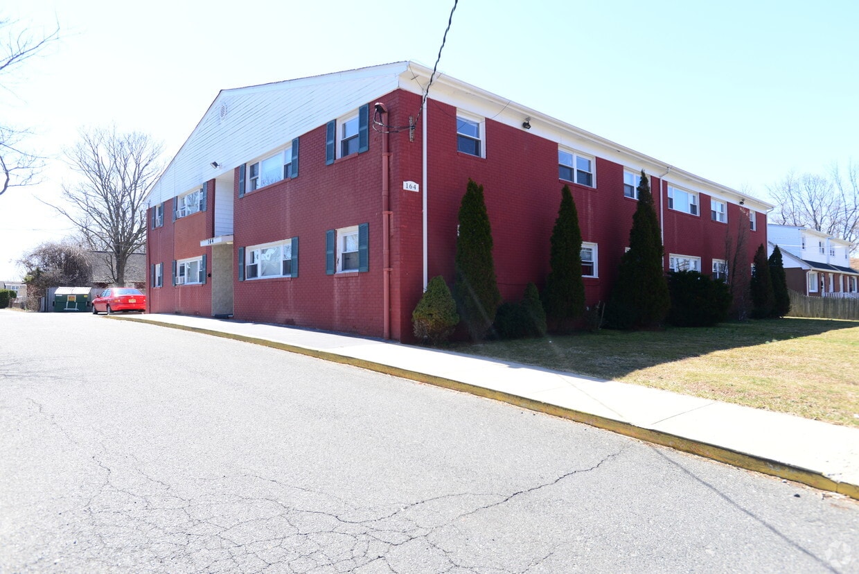 Building Photo - 164 Chelton Ave