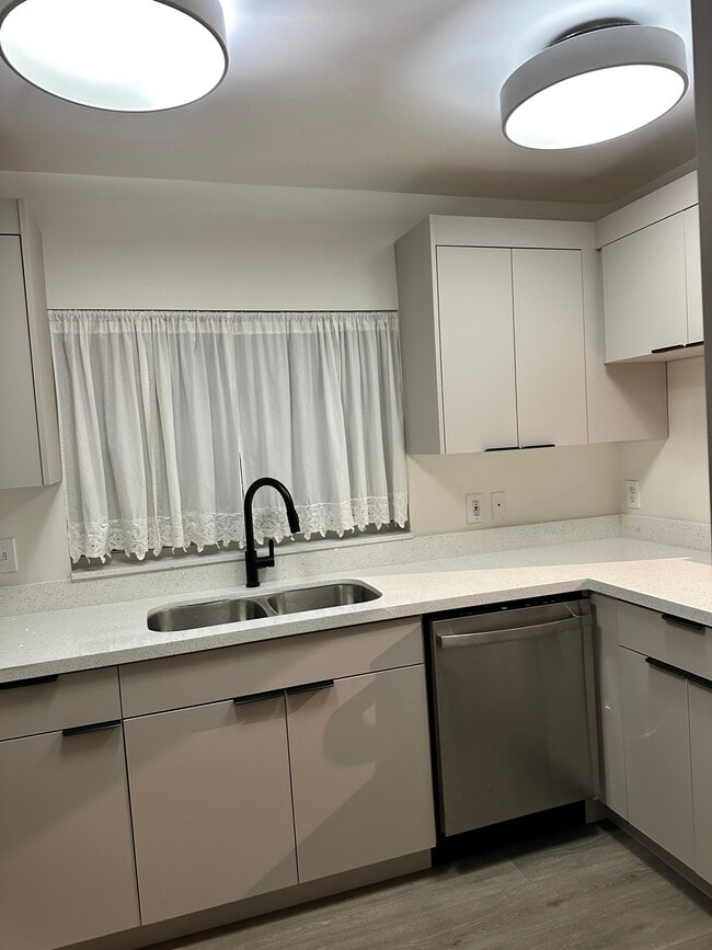 Foto del edificio - 2823 Day Ave