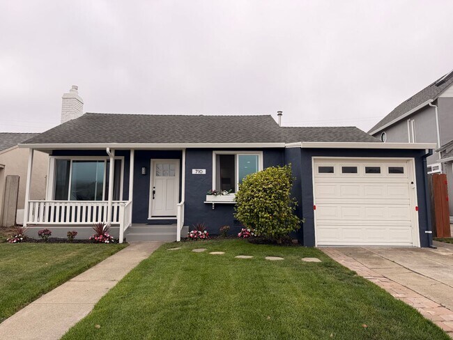 Foto del edificio - Spacious 4 Bedroom/2Bathroom Home in South San Francisco!