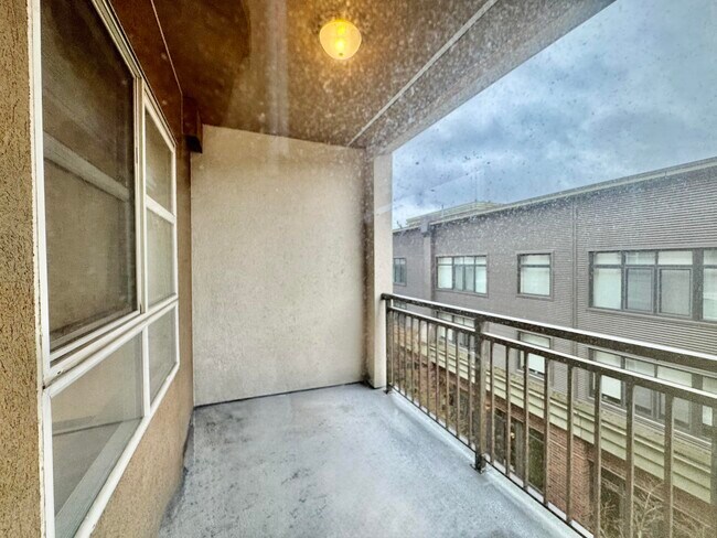 Foto del edificio - 111 108th Ave NE