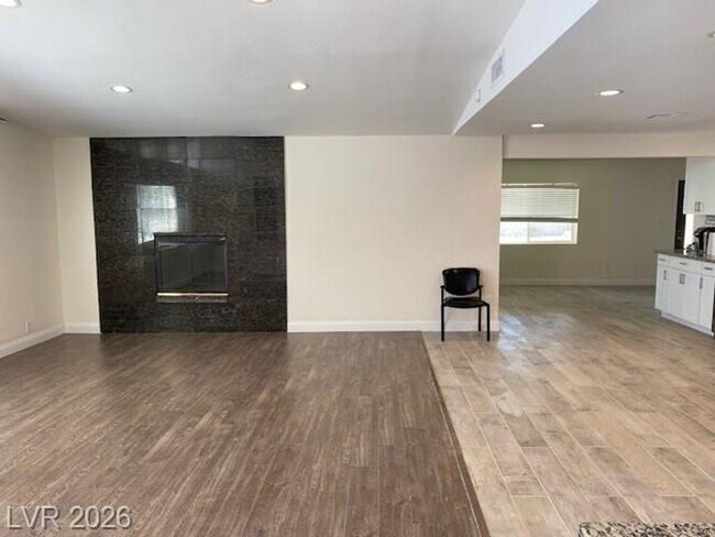 Foto del edificio - 2047 Westwind Rd