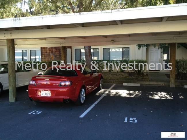 Building Photo - 211 Compton Cir