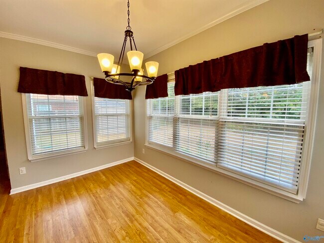Foto del edificio - 306 Holly Springs Dr