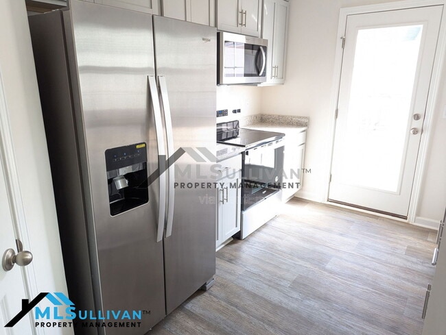 Building Photo - 2821 Egert Dr