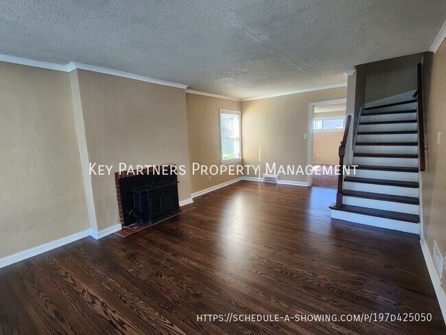 Building Photo - 7320 Charlotte-