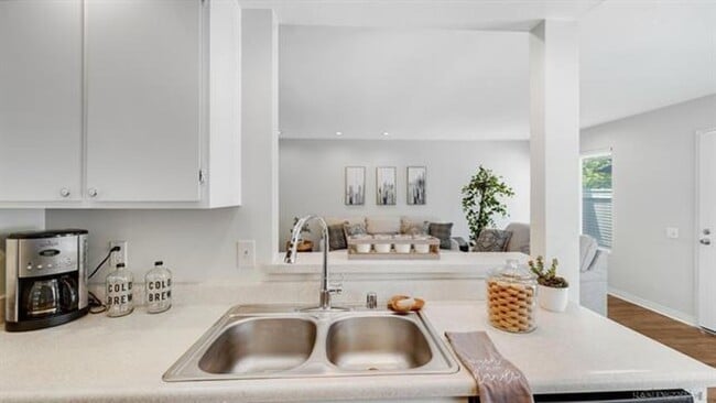 Building Photo - Large 3 Bdrm 2 Ba Condo w/ 2 Car Garage for Rent in Whalen Ranch Available Now!