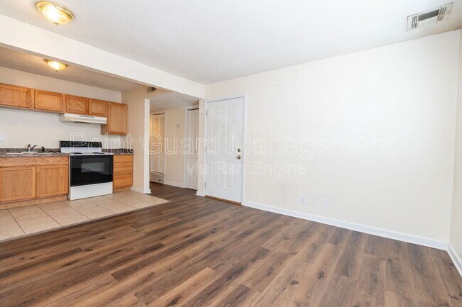Foto del edificio - 2114 E 16th St N