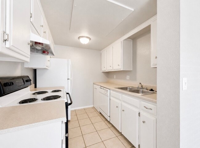 Building Photo - Paseo24 Apartments