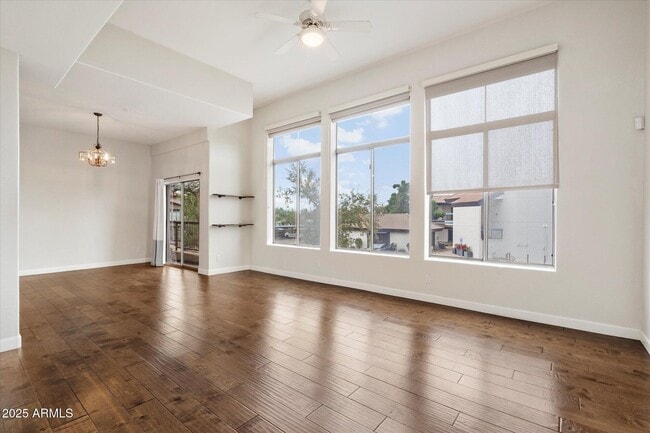 Building Photo - 2019 E Campbell Ave