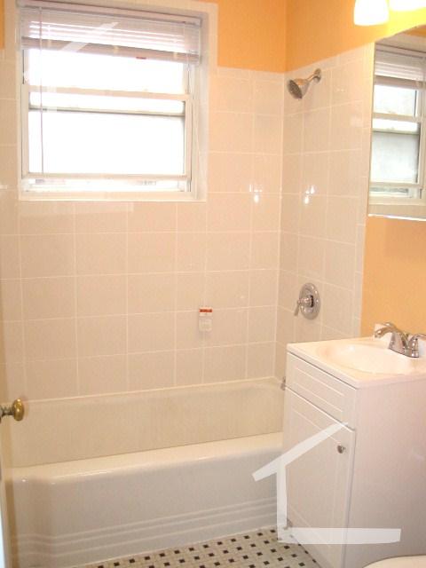 Building Photo - 35 Chiswick Rd