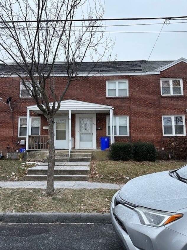 Primary Photo - Harrisburg School District 2 Bedroom 1 Bat...