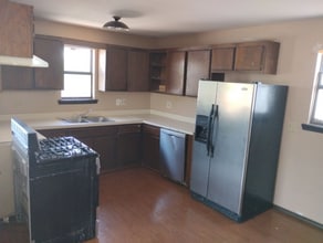 Building Photo - 902 Cynthia St