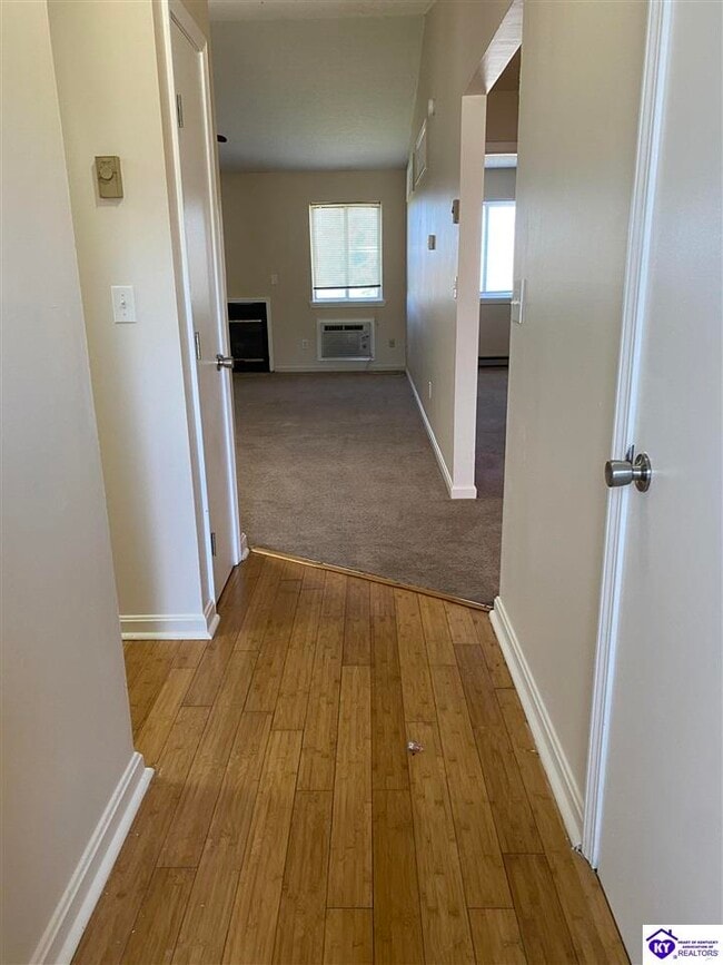 Building Photo - 505 Independence Ct