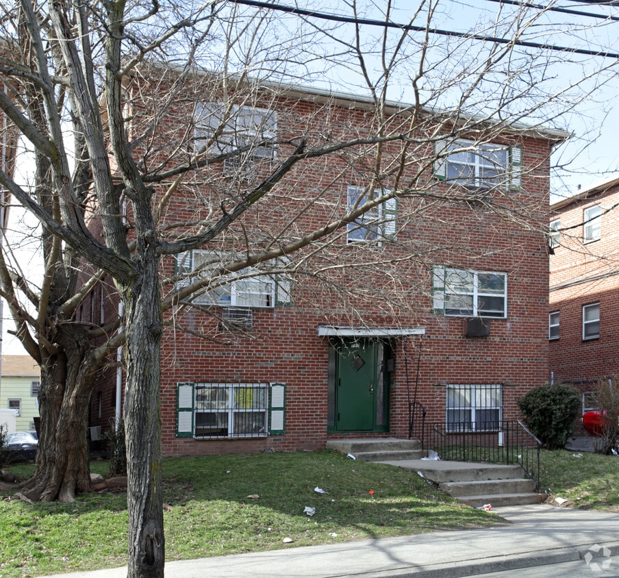 Primary Photo - 757 Grove St