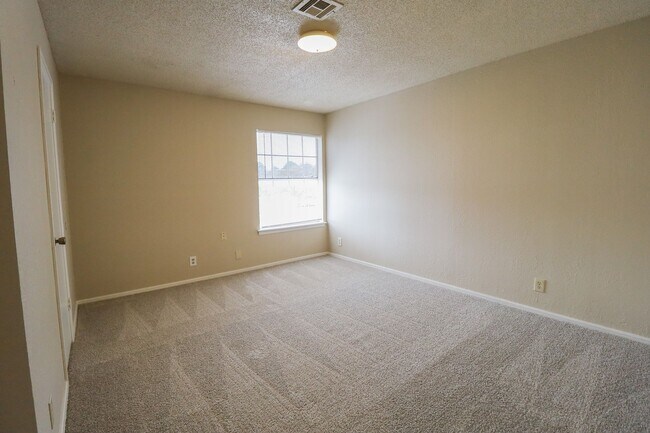 Foto del edificio - 3 Bed / 2 Bath in Tulsa!