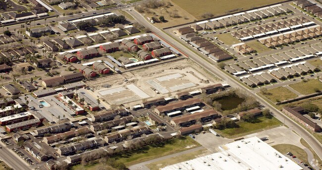 Enclave At Pin Oak Apartments Edinburg Tx Apartments Com