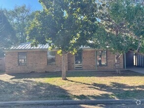 Building Photo - 906 Sagebrush Rd