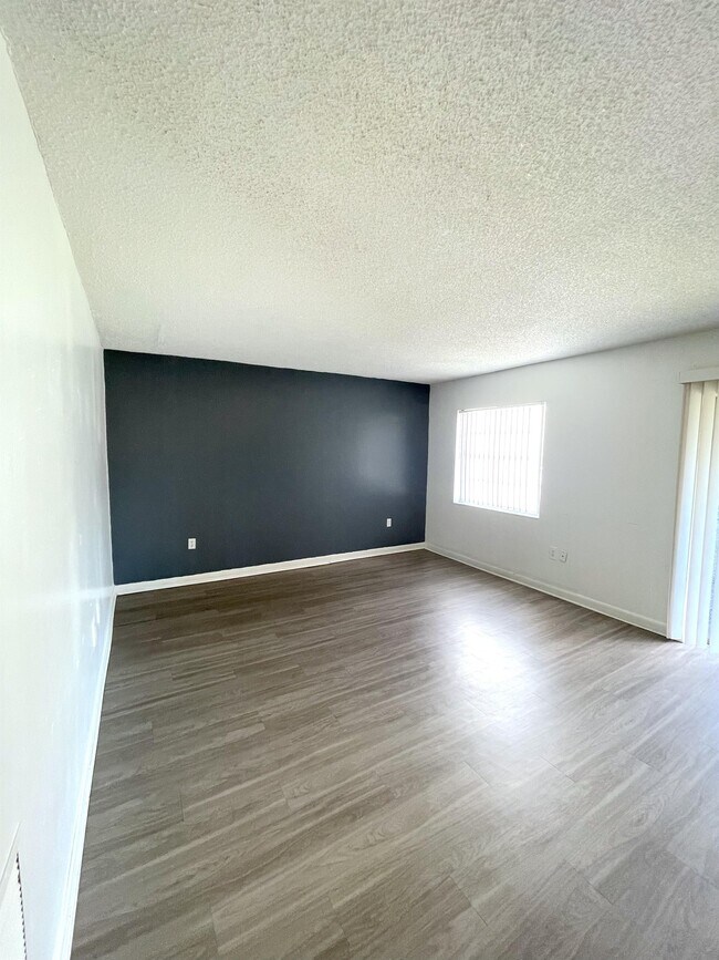 Foto del edificio - 2565 N Alafaya Trail