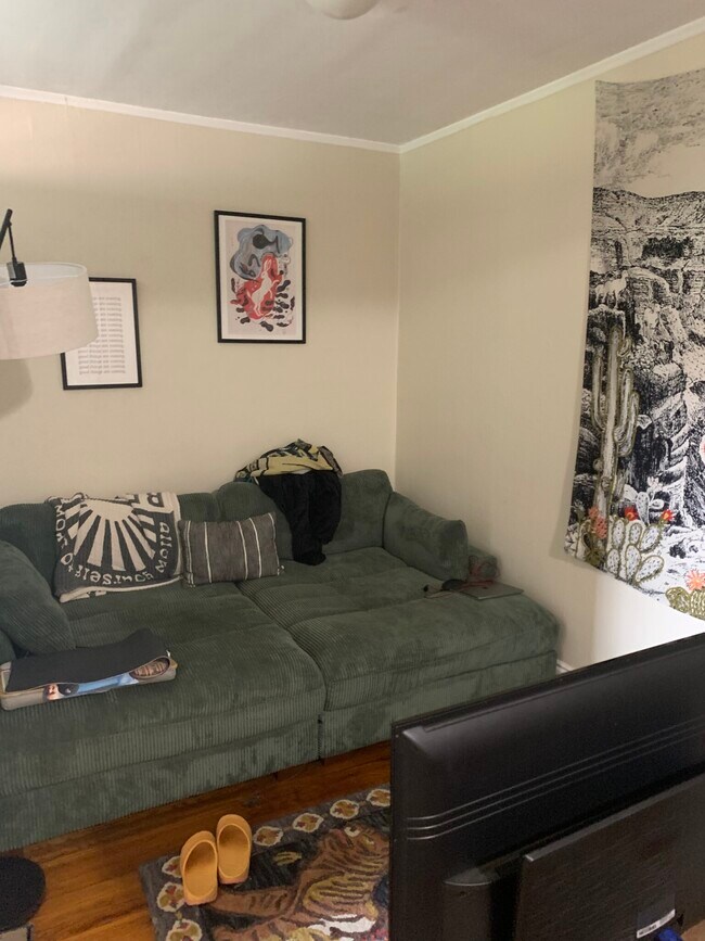 Foto del edificio - 120 Brainerd Rd