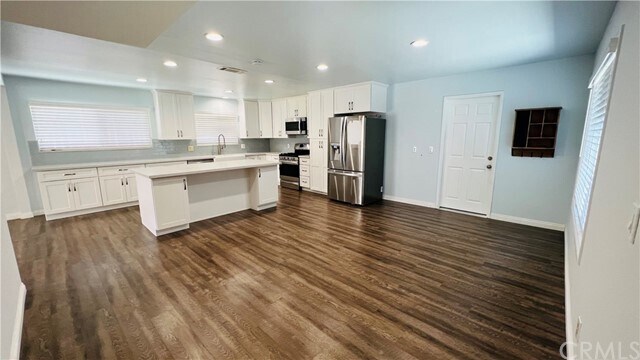Building Photo - 917 Oakwood Ave