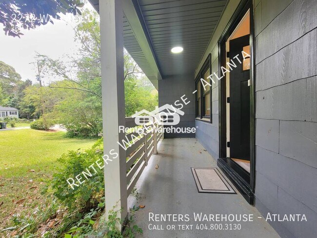 Building Photo - Stunning and Renovated 2 Bedroom Bungalow ...