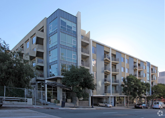 Building Photo - Mills at Cortez Hill