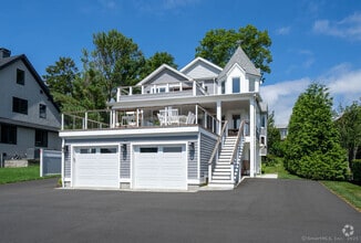 Building Photo - 133 Linden Ave