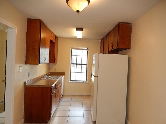 Foto del edificio - 3200 Nekoma Ln