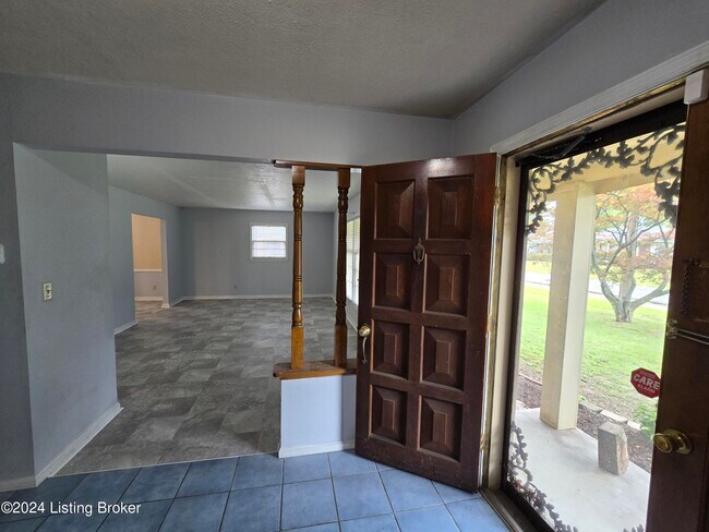 Foto del edificio - 4515 Lambert Rd