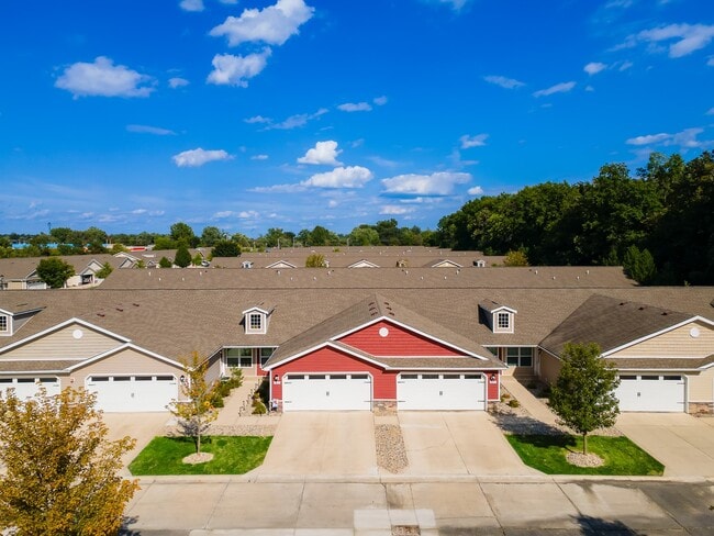 Building Photo - Redwood Fort Wayne Maplecrest Road