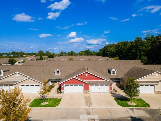 Foto del edificio - Redwood Fort Wayne Maplecrest Road