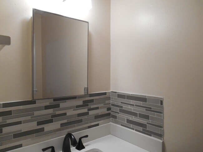 Foto del edificio - 3 Bedroom, 1.5 Bath brick home in Prescott Terrace