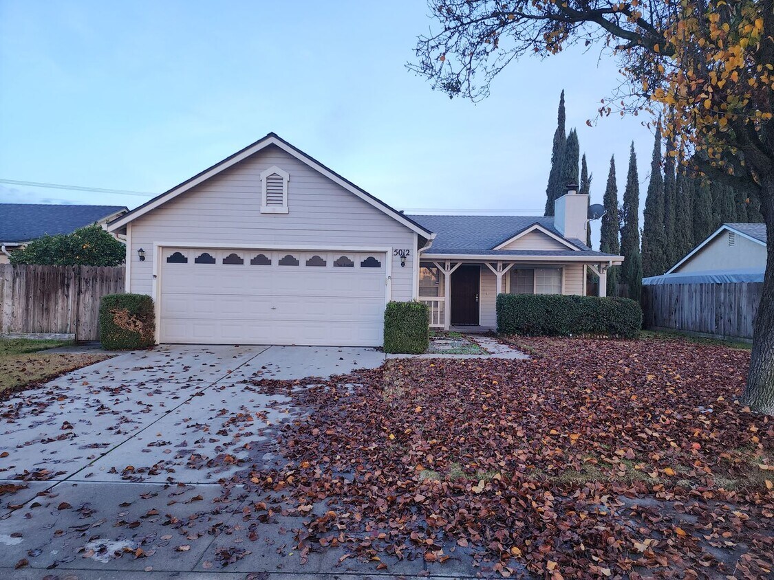 3 Bedroom 2 Bath located in Ceres House Rental in Ceres, CA