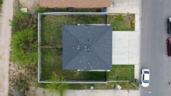 Building Photo - 214 Allen Dr